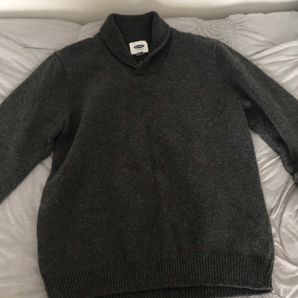 Old Navy men’s long sleeve sweater